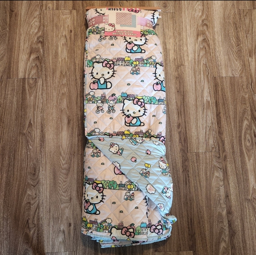 Hello kitty reversible quilt